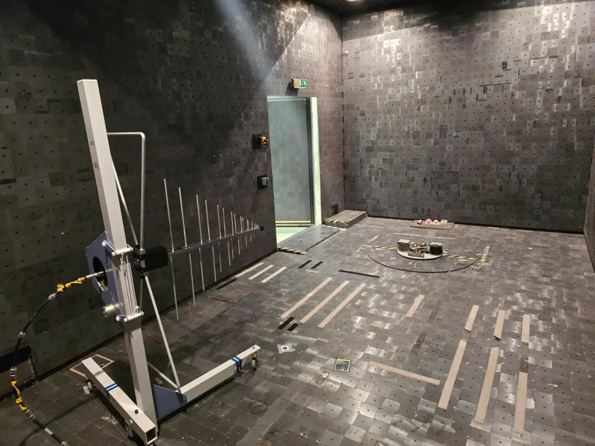 Vollabsorberhalle (EMV-Kammer) von SAMD Solutions am Standort Harbke